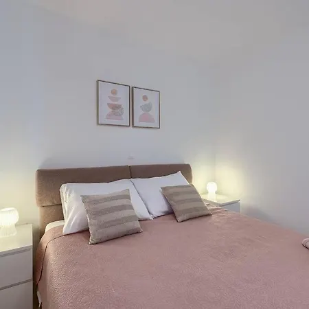 App Maria Apartman *